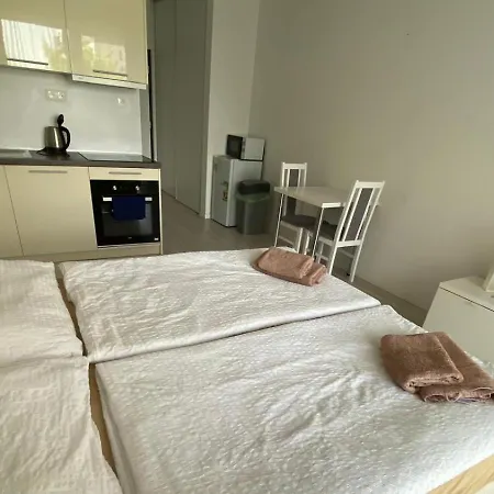 1 With Terrace, Slnecnice, 18b Apartman Pozsony
